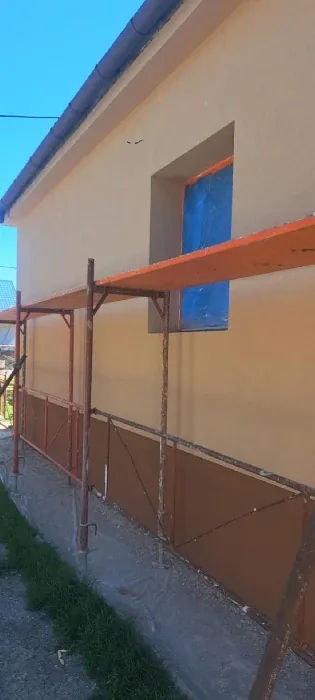 Rekonštrukcia fasády rodinného domu s dôrazom na kvalitné spracovanie a finálny vzhľad, Trnovec nad Váhom